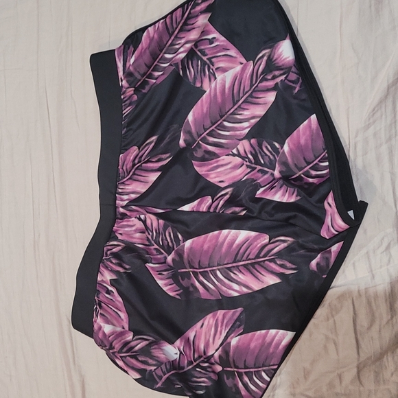 Shorts - Picture 1 of 4